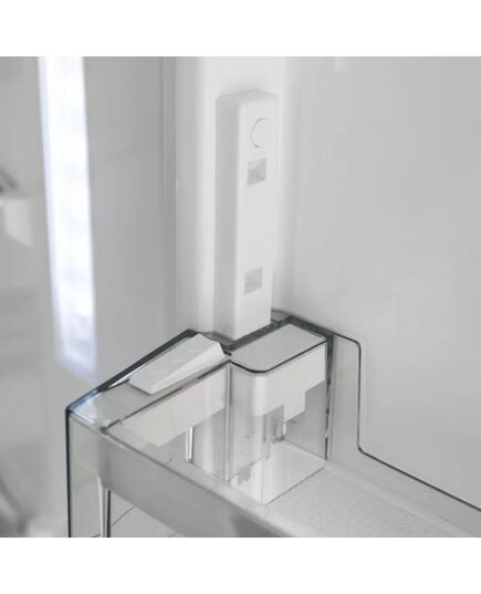 LEDUSSKAPJI SHARP SJFBB04DTXSEEU 170CM